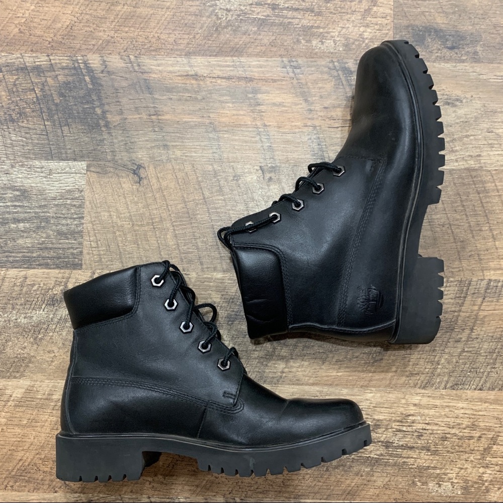LIKE NEW TIMBERLAND Big Kids 6 inch leather boots